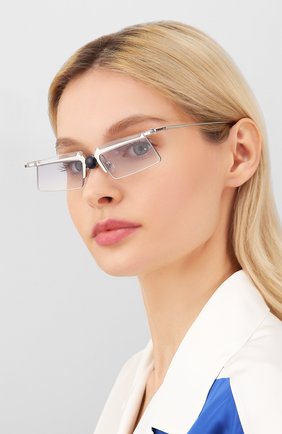 Женские солнцезащитные очки GENTLE MONSTER серебряного цвета по цене 36500 руб., арт. DANCHU 02(G) | Фото 2 Женские солнцезащитные очки GENTLE MONSTER серебряного цвета, арт. DANCHU 02(G) | Фото 2
