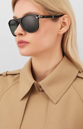 Женские солнцезащитные очки PERSOL черного цвета по цене 16000 руб., арт. 0714-95/31 | Фото 2 Женские солнцезащитные очки PERSOL черного цвета, арт. 0714-95/31 | Фото 2