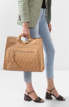 Женская сумка-тоут FENDI бежевого цвета по цене 229000 руб., арт. 8BH351 AAIJ | Фото 2 Женская сумка-тоут FENDI бежевого цвета, арт. 8BH351 AAIJ | Фото 2