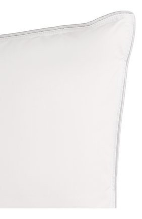 Мужского подушка FRETTE белого цвета по цене 33700 руб., арт. F0A185 F6000 051C | Фото 4 Мужского подушка FRETTE белого цвета, арт. F0A185 F6000 051C | Фото 4