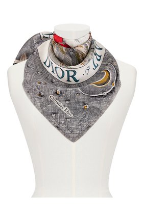 Женский шелковый платок brutal journey of the heart DIOR белого цвета по цене 24000 руб., арт. 02JHR070I614C083 | Фото 2 Женский шелковый платок brutal journey of the heart DIOR белого цвета, арт. 02JHR070I614C083 | Фото 2