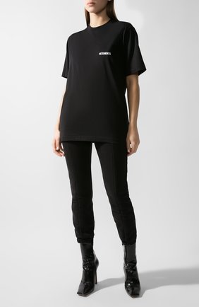 Женская хлопковая футболка VETEMENTS черного цвета по цене 24600 руб., арт. UAH21TR501 1600/W | Фото 2 Женская хлопковая футболка VETEMENTS черного цвета, арт. UAH21TR501 1600/W | Фото 2