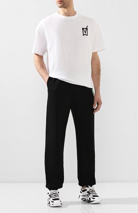 Мужская хлопковая футболка VETEMENTS белого цвета по цене 33550 руб., арт. UAH21TR512 1600/M | Фото 2 Мужская хлопковая футболка VETEMENTS белого цвета, арт. UAH21TR512 1600/M | Фото 2