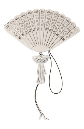 Женский клатч fan loewe x paula's ibiza LOEWE белого цвета по цене 128500 руб., арт. A819050X02 | Фото 1 Женский клатч fan loewe x paula's ibiza LOEWE белого цвета, арт. A819050X02 | Фото 1