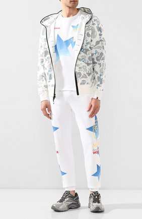 Мужской хлопковые джоггеры BAPE белого цвета по цене 19250 руб., арт. 1G30152018 | Фото 2 Мужской хлопковые джоггеры BAPE белого цвета, арт. 1G30152018 | Фото 2