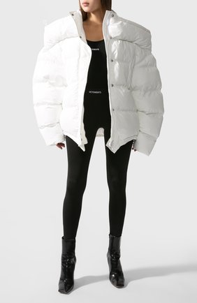 Женские леггинсы VETEMENTS черного цвета по цене 28600 руб., арт. WAH21TR290/1332 | Фото 1 Женские леггинсы VETEMENTS черного цвета, арт. WAH21TR290/1332 | Фото 1
