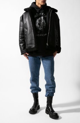 Мужская дубленка VETEMENTS черного цвета по цене 342000 руб., арт. UAH21JA017/2403 | Фото 1 Мужская дубленка VETEMENTS черного цвета, арт. UAH21JA017/2403 | Фото 1