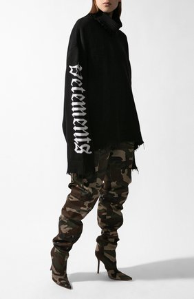 Мужской хлопковый свитер VETEMENTS черного цвета по цене 116500 руб., арт. UAH21KN052/1254 | Фото 2 Мужской хлопковый свитер VETEMENTS черного цвета, арт. UAH21KN052/1254 | Фото 2