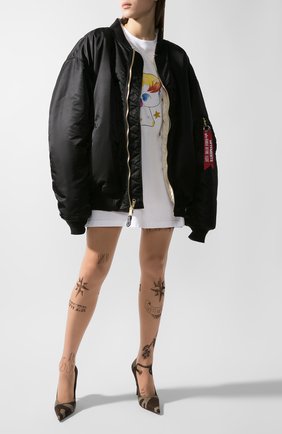 Мужская хлопковая футболка VETEMENTS белого цвета по цене 35650 руб., арт. UAH21TR563/1608 | Фото 2 Мужская хлопковая футболка VETEMENTS белого цвета, арт. UAH21TR563/1608 | Фото 2