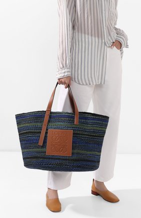 Женская сумка basket large loewe x paula's ibiza LOEWE синего цвета по цене 49400 руб., арт. A657T89X01 | Фото 2 Женская сумка basket large loewe x paula's ibiza LOEWE синего цвета, арт. A657T89X01 | Фото 2