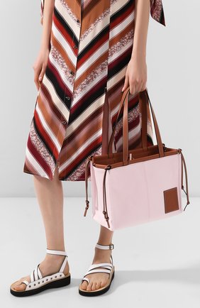 Женская сумка-тоут cushion loewe x paula's ibiza LOEWE светло-розового цвета по цене 73300 руб., арт. 330.02AA93 | Фото 2 Женская сумка-тоут cushion loewe x paula's ibiza LOEWE светло-розового цвета, арт. 330.02AA93 | Фото 2