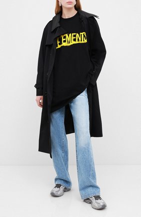 Женская хлопковая футболка VETEMENTS черного цвета по цене 43950 руб., арт. UAH21TR618 1610/W | Фото 2 Женская хлопковая футболка VETEMENTS черного цвета, арт. UAH21TR618 1610/W | Фото 2