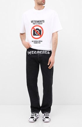 Женская хлопковая футболка VETEMENTS белого цвета по цене 35650 руб., арт. UAH21TR546 1600/M | Фото 2 Женская хлопковая футболка VETEMENTS белого цвета, арт. UAH21TR546 1600/M | Фото 2