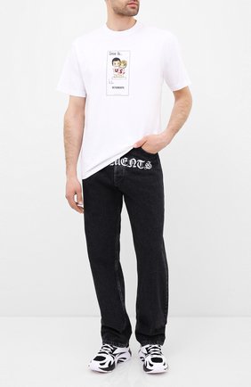 Женская хлопковая футболка VETEMENTS белого цвета по цене 32050 руб., арт. UAH21TR686 1600/M | Фото 2 Женская хлопковая футболка VETEMENTS белого цвета, арт. UAH21TR686 1600/M | Фото 2