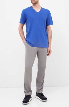 Мужская хлопковая футболка JAMES PERSE синего цвета, арт. MLJ3352 | Фото 2 (Принт: Без принта; Рукава: Короткие; Длина (для топов): Стандартные; Мужское Кросс-КТ: Футболка-одежда; Материал внешний: Хлопок; Стили: Кэжуэл)