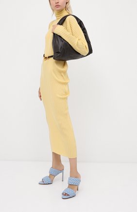 Женские кожаные мюли bv curve BOTTEGA VENETA голубого цвета по цене 119000 руб., арт. 621213/VBTU0 | Фото 2 Женские кожаные мюли bv curve BOTTEGA VENETA голубого цвета, арт. 621213/VBTU0 | Фото 2