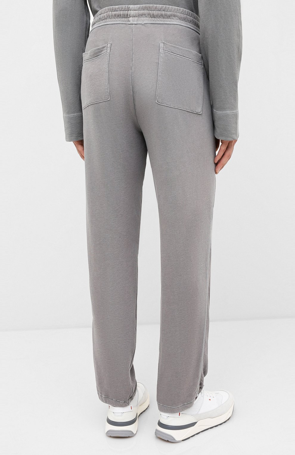 Мужские хлопковые брюки JAMES PERSE светло-серого цвета, арт. MXA1161 | Фото 4 (Длина (брюки, джинсы): Стандартные; Кросс-КТ: Спорт; Материал внешний: Хлопок)