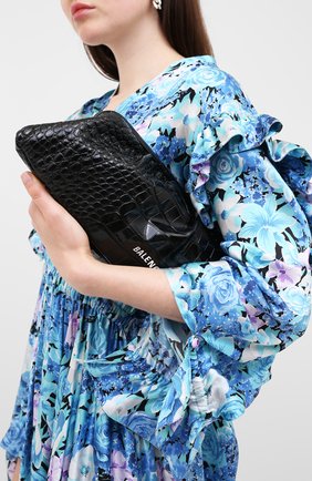 Женский клатч cloud xl BALENCIAGA черного цвета по цене 103000 руб., арт. 618899/1R05M | Фото 2 Женский клатч cloud xl BALENCIAGA черного цвета, арт. 618899/1R05M | Фото 2