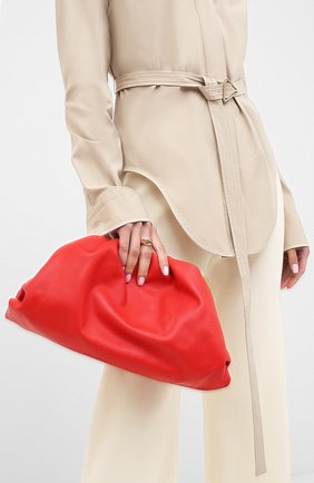 Женский клатч pouch BOTTEGA VENETA красного цвета по цене 168000 руб., арт. 576227/VCP40 | Фото 2 Женский клатч pouch BOTTEGA VENETA красного цвета, арт. 576227/VCP40 | Фото 2