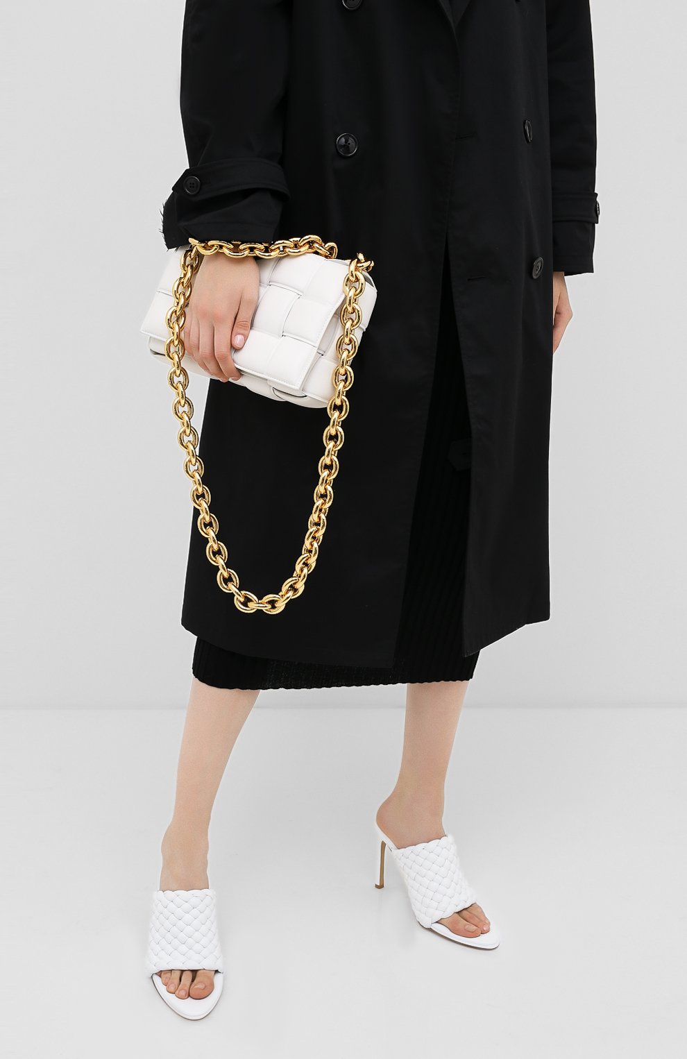 Женская сумка chain cassette BOTTEGA VENETA белого цвета по цене 271500 руб., арт. 631421/VBWZ0 | Фото 2 Женская сумка chain cassette BOTTEGA VENETA белого цвета, арт. 631421/VBWZ0 | Фото 2
