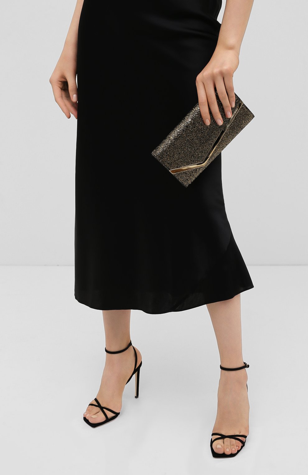 Женский клатч emmie JIMMY CHOO золотого цвета по цене 44350 руб., арт. EMMIE/ZQF | Фото 2 Женский клатч emmie JIMMY CHOO золотого цвета, арт. EMMIE/ZQF | Фото 2