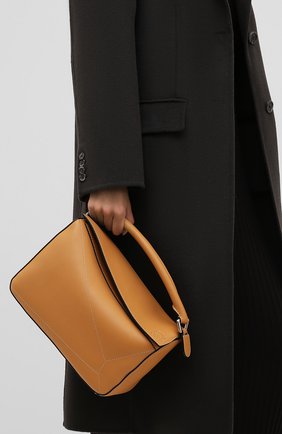 Женская сумка puzzle LOEWE бежевого цвета по цене 234000 руб., арт. 326.77AC41 | Фото 2 Женская сумка puzzle LOEWE бежевого цвета, арт. 326.77AC41 | Фото 2