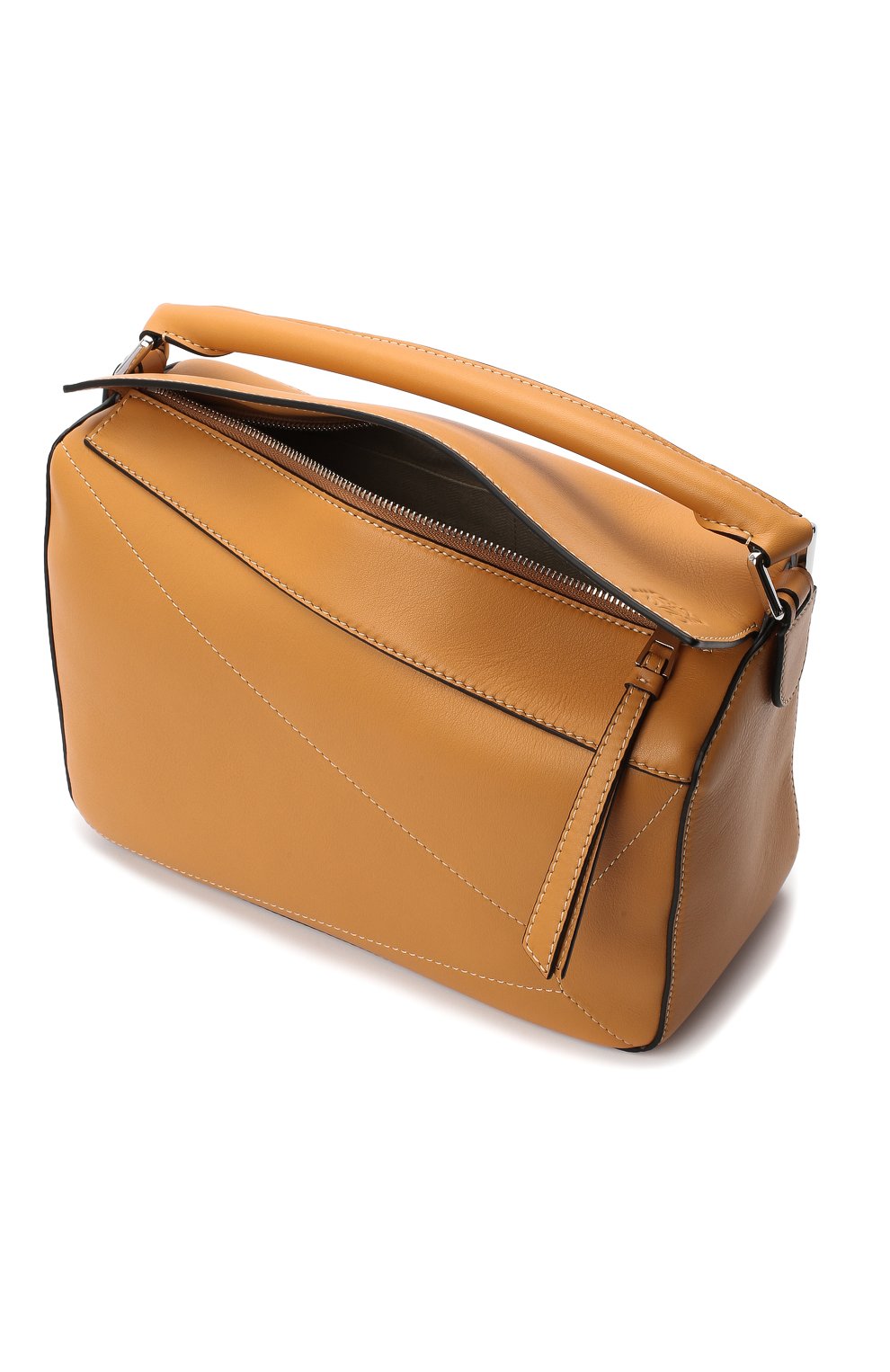 Женская сумка puzzle LOEWE бежевого цвета по цене 234500 руб., арт. 326.77AC41 | Фото 4 Женская сумка puzzle LOEWE бежевого цвета, арт. 326.77AC41 | Фото 4