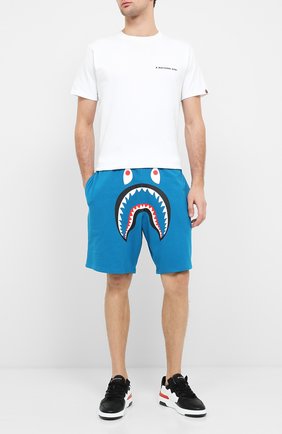 Мужские хлопковые шорты BAPE синего цвета по цене 19250 руб., арт. 1G30153013 | Фото 2 Мужские хлопковые шорты BAPE синего цвета, арт. 1G30153013 | Фото 2