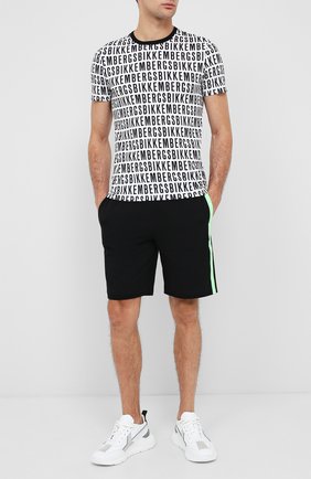 Мужские хлопковые шорты DIRK BIKKEMBERGS черного цвета по цене 6995 руб., арт. VBKT04857 | Фото 2 Мужские хлопковые шорты DIRK BIKKEMBERGS черного цвета, арт. VBKT04857 | Фото 2