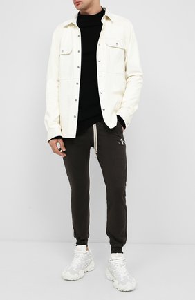 Мужской кашемировый свитер RICK OWENS черного цвета по цене 55200 руб., арт. RU20F3682/WSBR | Фото 2 Мужской кашемировый свитер RICK OWENS черного цвета, арт. RU20F3682/WSBR | Фото 2