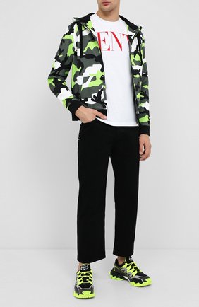 Мужская хлопковая футболка VALENTINO белого цвета по цене 33650 руб., арт. UV3MG03B5FN | Фото 2 Мужская хлопковая футболка VALENTINO белого цвета, арт. UV3MG03B5FN | Фото 2