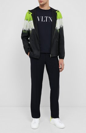Мужские шерстяные брюки VALENTINO синего цвета по цене 51450 руб., арт. UV3RB52225S | Фото 2 Мужские шерстяные брюки VALENTINO синего цвета, арт. UV3RB52225S | Фото 2