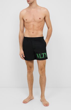 Детского плавки-шорты VALENTINO черного цвета по цене 27600 руб., арт. UV3UH028DMA | Фото 2 Детского плавки-шорты VALENTINO черного цвета, арт. UV3UH028DMA | Фото 2