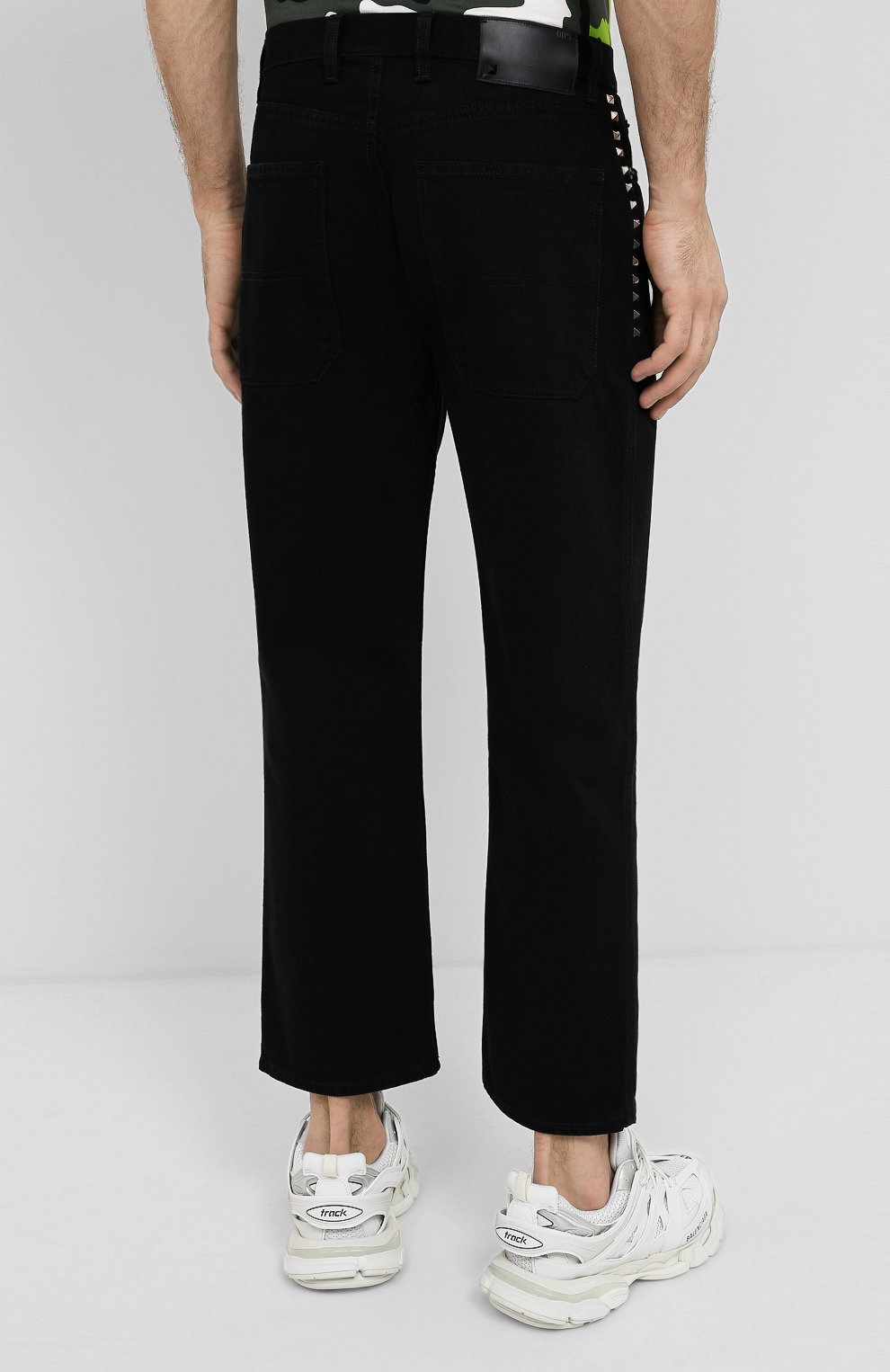 Мужские джинсы VALENTINO черного цвета, арт. UV3DE05Y6H8 | Фото 4 (Силуэт М (брюки): Прямые; Кросс-КТ: Деним; Длина (брюки, джинсы): Стандартные; Материал внешний: Хлопок, Деним)