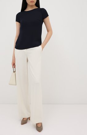 Женский шелковый топ EMPORIO ARMANI синего цвета по цене 29950 руб., арт. 9NC05T/92306 | Фото 2 Женский шелковый топ EMPORIO ARMANI синего цвета, арт. 9NC05T/92306 | Фото 2