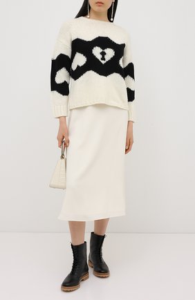 Женский шерстяной свитер REDVALENTINO черно-белого цвета по цене 49950 руб., арт. UR3KC00B/58B | Фото 2 Женский шерстяной свитер REDVALENTINO черно-белого цвета, арт. UR3KC00B/58B | Фото 2