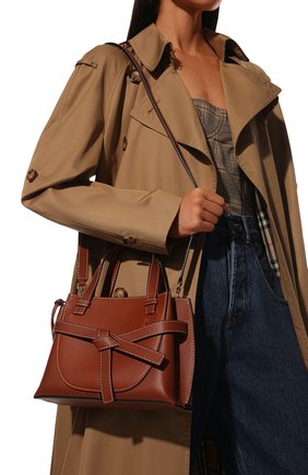 Женская сумка gate bag LOEWE темно-коричневого цвета, арт. 321.56.Z99 | Фото 2 (Сумки-технические: Сумки через плечо, Сумки top-handle; Материал: Натуральная кожа; Ремень/цепочка: На ремешке; Размер: small)