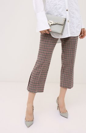 Женская сумка valentino garavani rockstud VALENTINO серого цвета по цене 79300 руб., арт. UW2B0181/B0L | Фото 2 Женская сумка valentino garavani rockstud VALENTINO серого цвета, арт. UW2B0181/B0L | Фото 2