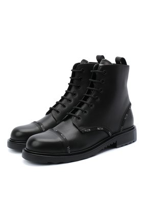 Мужские кожаные ботинки vltn ribbon VALENTINO черного цвета по цене 74000 руб., арт. UY2S0D14/KWS | Фото 1 Мужские кожаные ботинки vltn ribbon VALENTINO черного цвета, арт. UY2S0D14/KWS | Фото 1 (Подошва: Плоская; Материал внутренний: Натуральная кожа; Мужское Кросс-КТ: Ботинки-обувь)