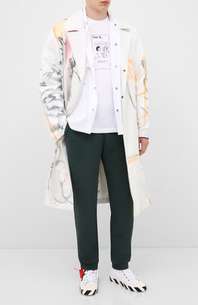Мужской хлопковые джоггеры VETEMENTS зеленого цвета по цене 59950 руб., арт. MAH21TR638 1601 | Фото 2 Мужской хлопковые джоггеры VETEMENTS зеленого цвета, арт. MAH21TR638 1601 | Фото 2