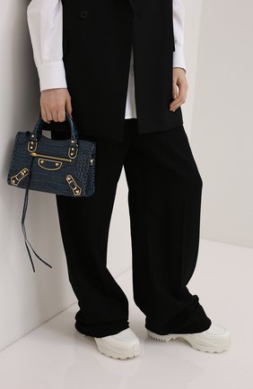 Женская сумка metallic edge BALENCIAGA синего цвета по цене 132000 руб., арт. 390160/1R06G | Фото 2 Женская сумка metallic edge BALENCIAGA синего цвета, арт. 390160/1R06G | Фото 2