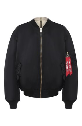 Женский бомбер VETEMENTS черного цвета по цене 140500 руб., арт. WAH21JA001 1307/BLACK/WHITE | Фото 1 Женский бомбер VETEMENTS черного цвета, арт. WAH21JA001 1307/BLACK/WHITE | Фото 1