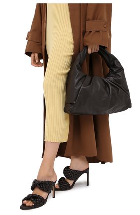 Женская сумка shoulder pouch BOTTEGA VENETA темно-коричневого цвета по цене 176000 руб., арт. 610524/VCP40 | Фото 2 Женская сумка shoulder pouch BOTTEGA VENETA темно-коричневого цвета, арт. 610524/VCP40 | Фото 2