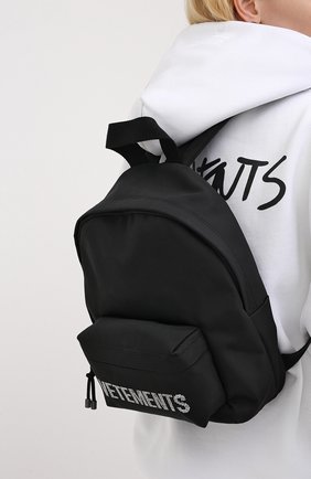 Женский текстильный рюкзак VETEMENTS черного цвета по цене 59150 руб., арт. UAH21BA255 1301/W | Фото 2 Женский текстильный рюкзак VETEMENTS черного цвета, арт. UAH21BA255 1301/W | Фото 2