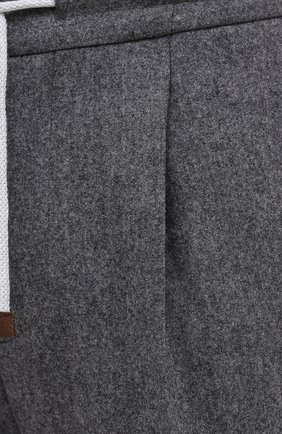 Мужские шерстяные брюки BRUNELLO CUCINELLI серого цвета, арт. M038PE1740 | Фото 5 (Материал внешний: Шерсть; Длина (брюки, джинсы): Стандартные; Случай: Повседневный; Региональные ограничения белый список (Axapta Mercury): RU; Материал подклада: Синтетический материал; Стили: Кэжуэл)