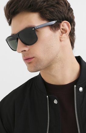 Мужские солнцезащитные очки RAY-BAN черного цвета по цене 15000 руб., арт. 4147-601/58 | Фото 2 Мужские солнцезащитные очки RAY-BAN черного цвета, арт. 4147-601/58 | Фото 2