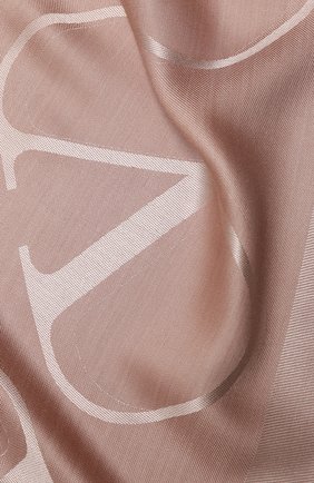 Женская шаль из шелка и шерсти valentino garavani VALENTINO бежевого цвета по цене 34950 руб., арт. UW2EB104/AJB | Фото 2 Женская шаль из шелка и шерсти valentino garavani VALENTINO бежевого цвета, арт. UW2EB104/AJB | Фото 2