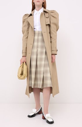 Женский хлопковый тренч REDVALENTINO бежевого цвета по цене 86000 руб., арт. UR3CHA65/2R3 | Фото 2 Женский хлопковый тренч REDVALENTINO бежевого цвета, арт. UR3CHA65/2R3 | Фото 2
