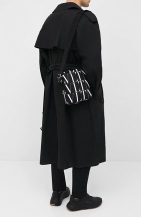 Мужская текстильная сумка VALENTINO черного цвета, арт. UY2B0987/HWP | Фото 2 (Ремень/цепочка: На ремешке; Материал: Текстиль; Размер: small)