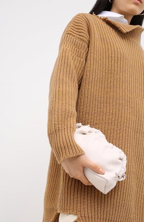 Женский клатч cloud mini MANSUR GAVRIEL белого цвета по цене 32450 руб., арт. WP20H010KQ | Фото 2 Женский клатч cloud mini MANSUR GAVRIEL белого цвета, арт. WP20H010KQ | Фото 2